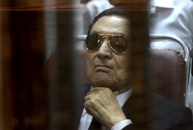 Ο Χόσνι Μουμπάρακ καταδικάστηκε σε τρία χρόνια κάθειρξη για υπεξαίρεση
